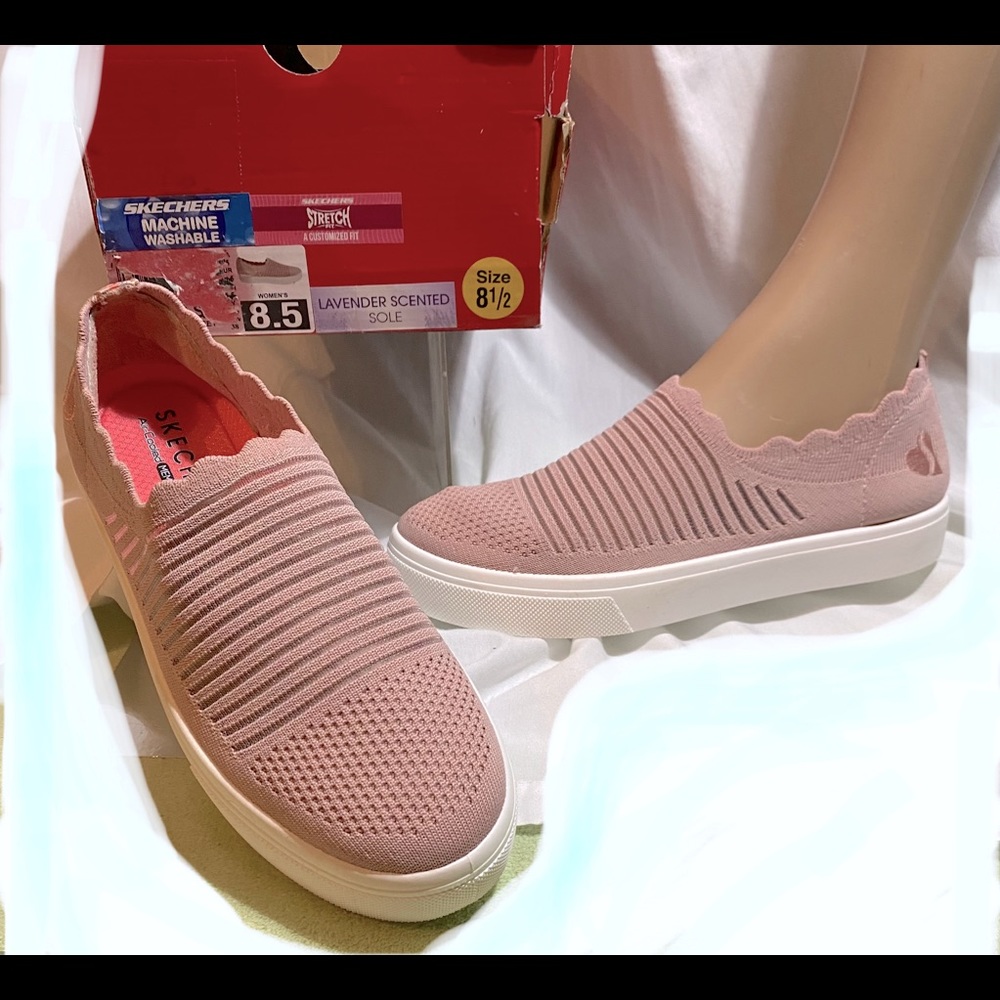 SKECHERS USA STREET POPPY LAVENDER-SCENTED SLIP-ON FLATS